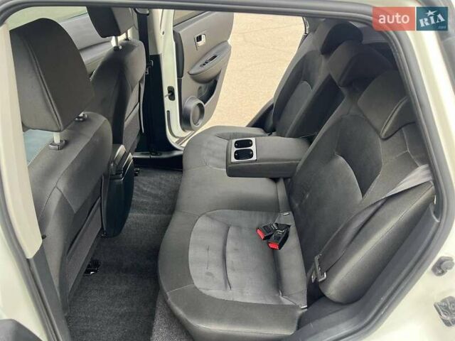 Белый Ниссан Кашкай, объемом двигателя 2 л и пробегом 227 тыс. км за 8900 $, фото 26 на Automoto.ua