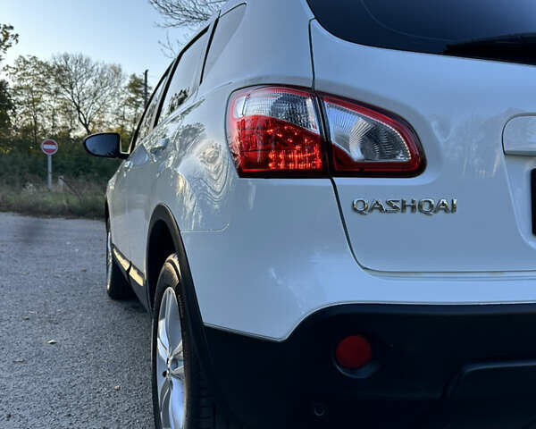 Белый Ниссан Кашкай, объемом двигателя 1.46 л и пробегом 231 тыс. км за 9550 $, фото 14 на Automoto.ua