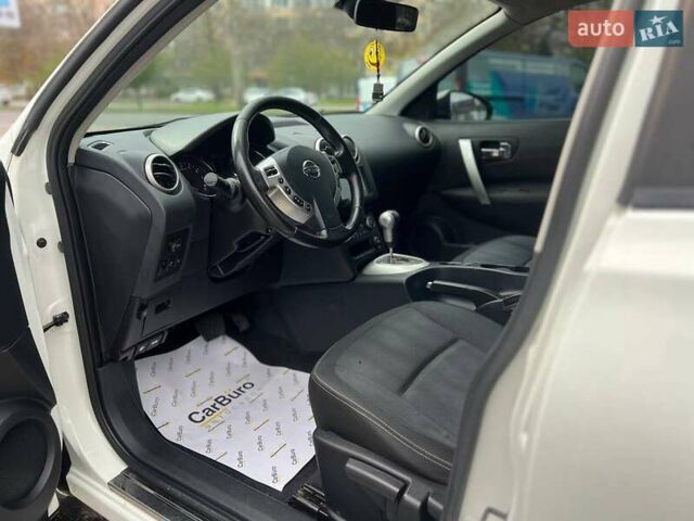 Белый Ниссан Кашкай, объемом двигателя 2 л и пробегом 227 тыс. км за 8900 $, фото 16 на Automoto.ua