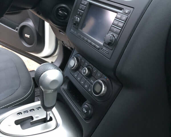 Белый Ниссан Кашкай, объемом двигателя 2 л и пробегом 195 тыс. км за 11655 $, фото 58 на Automoto.ua