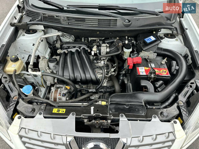 Белый Ниссан Кашкай, объемом двигателя 1.6 л и пробегом 176 тыс. км за 9999 $, фото 71 на Automoto.ua