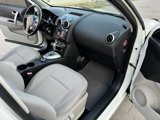 Белый Ниссан Кашкай, объемом двигателя 2 л и пробегом 157 тыс. км за 9999 $, фото 16 на Automoto.ua