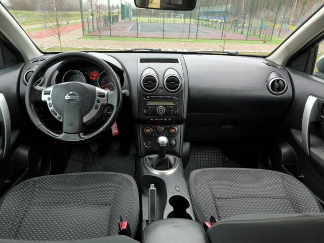 Белый Ниссан Кашкай, объемом двигателя 1.6 л и пробегом 246 тыс. км за 8299 $, фото 5 на Automoto.ua