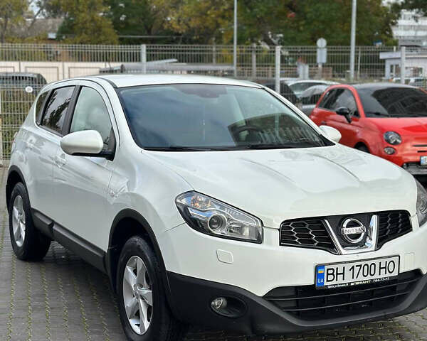 Белый Ниссан Кашкай, объемом двигателя 2 л и пробегом 119 тыс. км за 9700 $, фото 1 на Automoto.ua