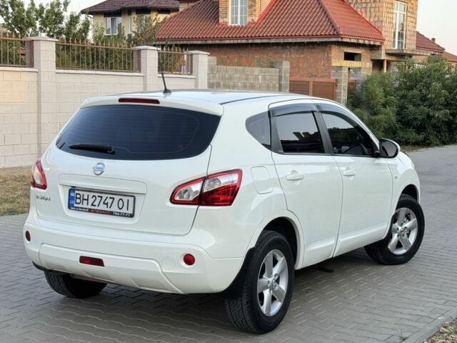 Белый Ниссан Кашкай, объемом двигателя 2 л и пробегом 157 тыс. км за 9999 $, фото 1 на Automoto.ua