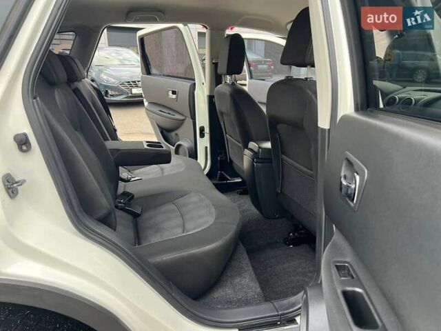 Белый Ниссан Кашкай, объемом двигателя 2 л и пробегом 227 тыс. км за 8900 $, фото 22 на Automoto.ua