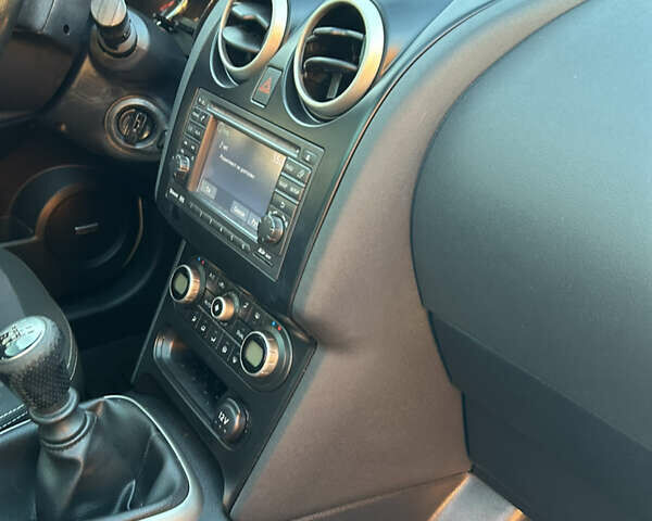 Білий Ніссан Кашкай, об'ємом двигуна 1.5 л та пробігом 186 тис. км за 10500 $, фото 24 на Automoto.ua