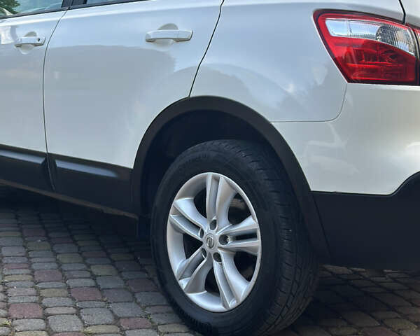 Білий Ніссан Кашкай, об'ємом двигуна 1.5 л та пробігом 220 тис. км за 9500 $, фото 2 на Automoto.ua