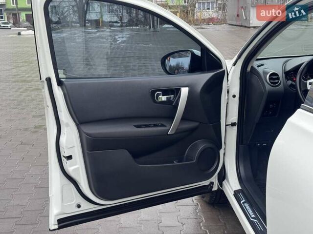 Белый Ниссан Кашкай, объемом двигателя 1.46 л и пробегом 186 тыс. км за 9600 $, фото 5 на Automoto.ua
