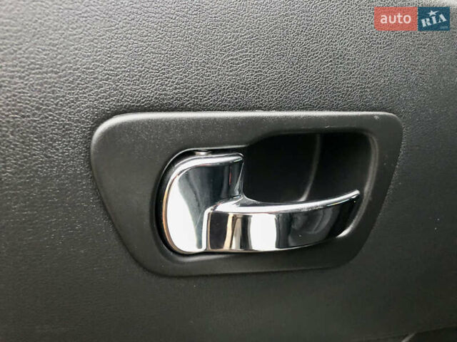 Белый Ниссан Кашкай, объемом двигателя 2 л и пробегом 195 тыс. км за 11655 $, фото 33 на Automoto.ua