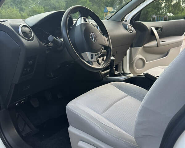 Білий Ніссан Кашкай, об'ємом двигуна 1.5 л та пробігом 220 тис. км за 9500 $, фото 3 на Automoto.ua