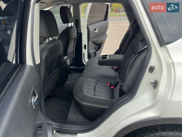 Белый Ниссан Кашкай, объемом двигателя 2 л и пробегом 227 тыс. км за 8900 $, фото 24 на Automoto.ua