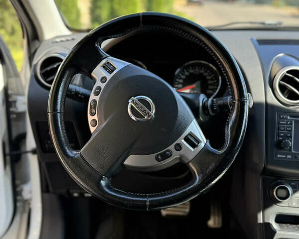 Білий Ніссан Кашкай, об'ємом двигуна 2 л та пробігом 150 тис. км за 11500 $, фото 9 на Automoto.ua
