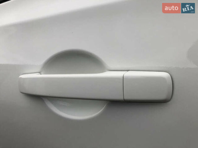 Белый Ниссан Кашкай, объемом двигателя 2 л и пробегом 195 тыс. км за 11655 $, фото 19 на Automoto.ua