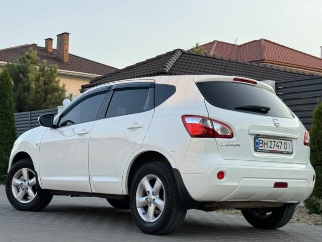 Белый Ниссан Кашкай, объемом двигателя 2 л и пробегом 157 тыс. км за 9999 $, фото 3 на Automoto.ua