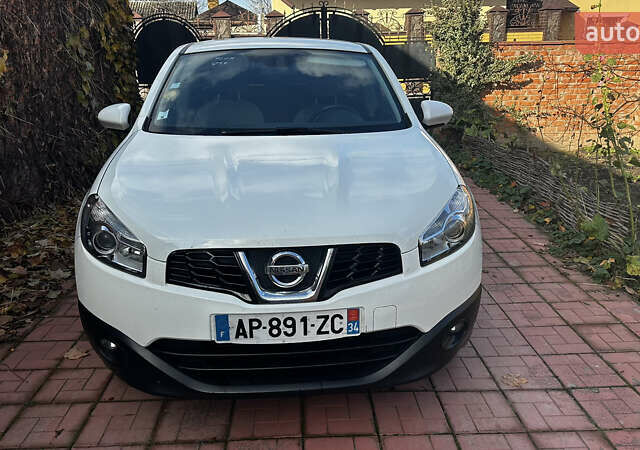 Білий Ніссан Кашкай, об'ємом двигуна 1.46 л та пробігом 229 тис. км за 10300 $, фото 3 на Automoto.ua