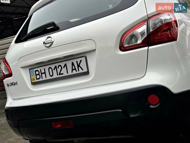 Белый Ниссан Кашкай, объемом двигателя 2 л и пробегом 122 тыс. км за 10700 $, фото 23 на Automoto.ua