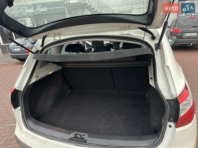 Белый Ниссан Кашкай, объемом двигателя 1.5 л и пробегом 205 тыс. км за 10500 $, фото 8 на Automoto.ua