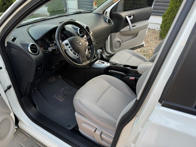 Белый Ниссан Кашкай, объемом двигателя 2 л и пробегом 157 тыс. км за 9999 $, фото 13 на Automoto.ua