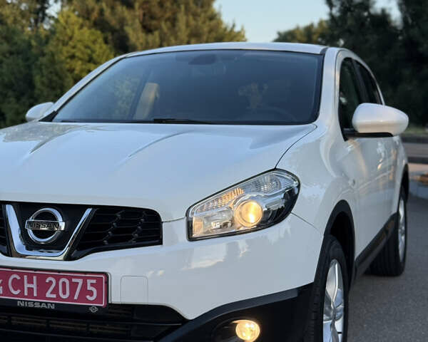 Белый Ниссан Кашкай, объемом двигателя 1.5 л и пробегом 250 тыс. км за 9899 $, фото 12 на Automoto.ua