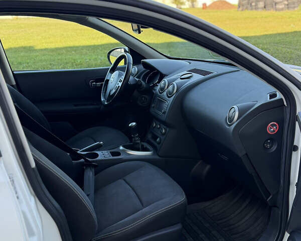 Білий Ніссан Кашкай, об'ємом двигуна 1.5 л та пробігом 234 тис. км за 9500 $, фото 8 на Automoto.ua