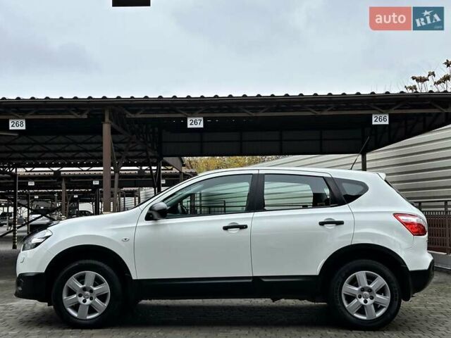Белый Ниссан Кашкай, объемом двигателя 2 л и пробегом 122 тыс. км за 10700 $, фото 14 на Automoto.ua