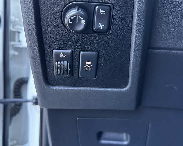 Белый Ниссан Кашкай, объемом двигателя 1.5 л и пробегом 230 тыс. км за 9700 $, фото 31 на Automoto.ua