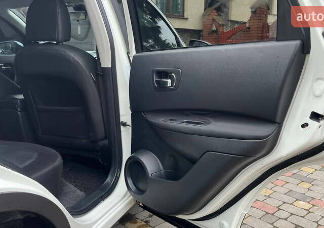 Белый Ниссан Кашкай, объемом двигателя 1.5 л и пробегом 187 тыс. км за 8900 $, фото 27 на Automoto.ua