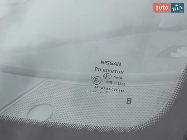 Белый Ниссан Кашкай, объемом двигателя 2 л и пробегом 122 тыс. км за 10700 $, фото 4 на Automoto.ua