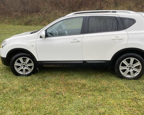 Белый Ниссан Кашкай, объемом двигателя 1.5 л и пробегом 203 тыс. км за 9800 $, фото 6 на Automoto.ua