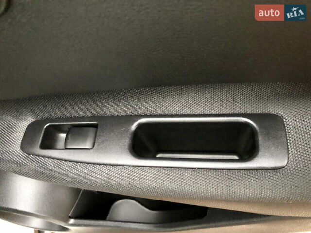 Белый Ниссан Кашкай, объемом двигателя 2 л и пробегом 195 тыс. км за 11655 $, фото 42 на Automoto.ua