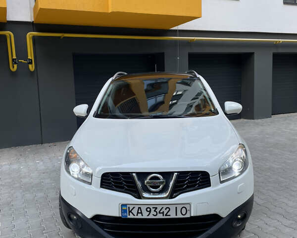 Белый Ниссан Кашкай, объемом двигателя 1.46 л и пробегом 218 тыс. км за 10000 $, фото 9 на Automoto.ua