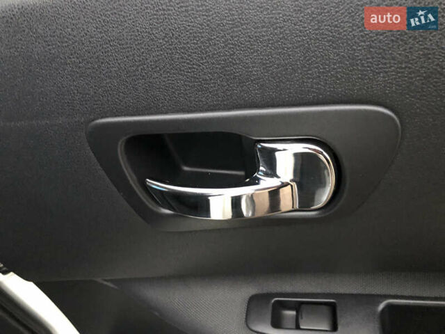 Белый Ниссан Кашкай, объемом двигателя 2 л и пробегом 195 тыс. км за 11655 $, фото 43 на Automoto.ua