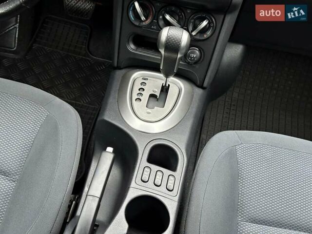 Белый Ниссан Кашкай, объемом двигателя 2 л и пробегом 122 тыс. км за 10700 $, фото 44 на Automoto.ua