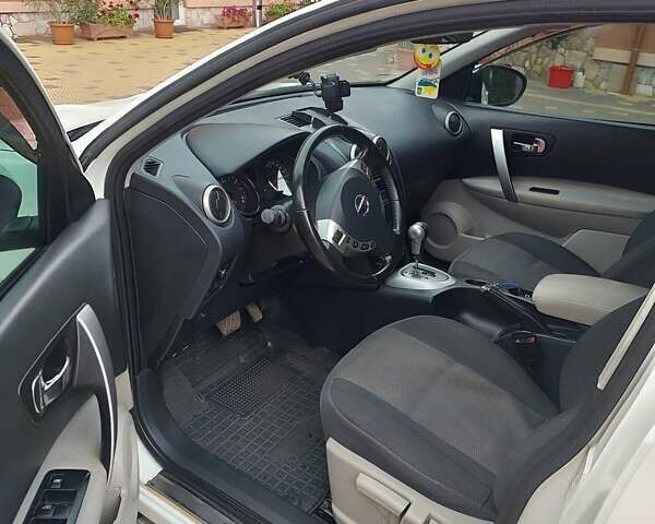 Белый Ниссан Кашкай, объемом двигателя 2 л и пробегом 148 тыс. км за 10500 $, фото 5 на Automoto.ua