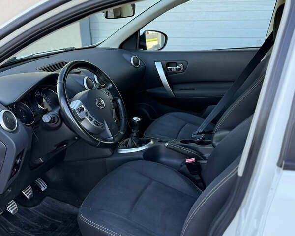 Білий Ніссан Кашкай, об'ємом двигуна 1.5 л та пробігом 234 тис. км за 9500 $, фото 7 на Automoto.ua