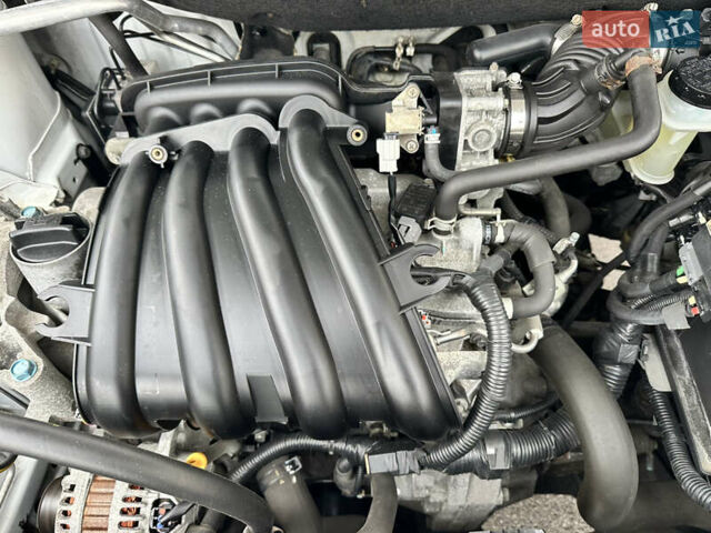 Белый Ниссан Кашкай, объемом двигателя 1.6 л и пробегом 176 тыс. км за 9999 $, фото 72 на Automoto.ua