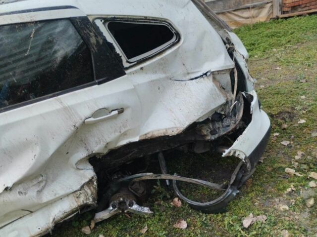 Белый Ниссан Кашкай, объемом двигателя 0 л и пробегом 100 тыс. км за 3500 $, фото 3 на Automoto.ua