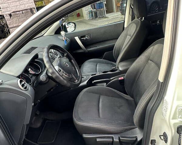 Белый Ниссан Кашкай, объемом двигателя 2 л и пробегом 119 тыс. км за 9700 $, фото 11 на Automoto.ua