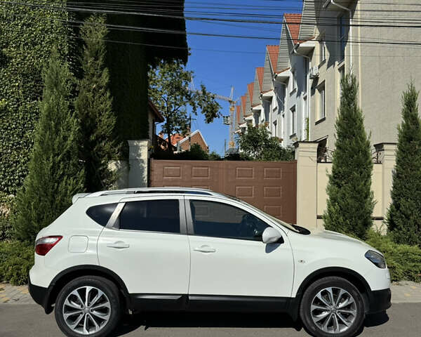 Білий Ніссан Кашкай, об'ємом двигуна 2 л та пробігом 150 тис. км за 11500 $, фото 10 на Automoto.ua