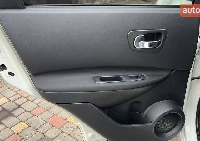 Белый Ниссан Кашкай, объемом двигателя 1.5 л и пробегом 187 тыс. км за 8900 $, фото 34 на Automoto.ua