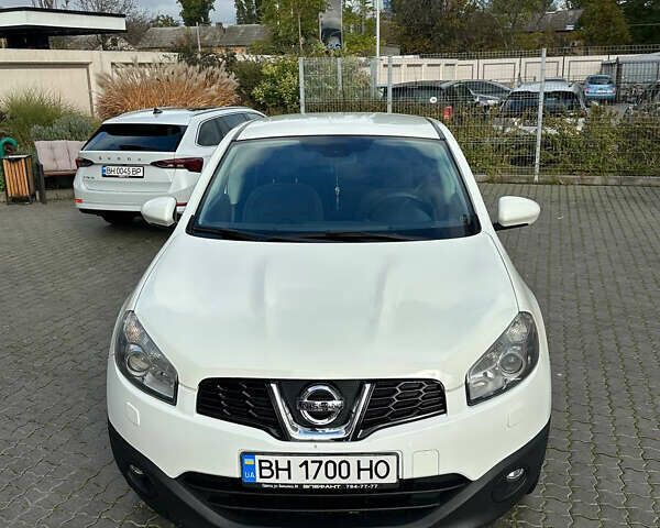 Белый Ниссан Кашкай, объемом двигателя 2 л и пробегом 119 тыс. км за 9700 $, фото 3 на Automoto.ua