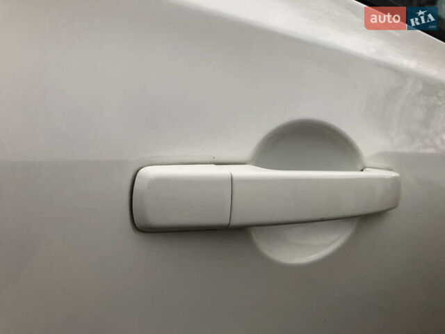 Белый Ниссан Кашкай, объемом двигателя 2 л и пробегом 195 тыс. км за 11655 $, фото 12 на Automoto.ua