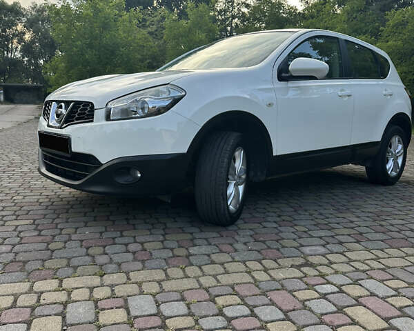 Білий Ніссан Кашкай, об'ємом двигуна 1.5 л та пробігом 220 тис. км за 9500 $, фото 5 на Automoto.ua