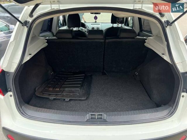 Белый Ниссан Кашкай, объемом двигателя 2 л и пробегом 227 тыс. км за 8900 $, фото 29 на Automoto.ua