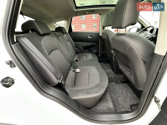 Белый Ниссан Кашкай, объемом двигателя 1.6 л и пробегом 176 тыс. км за 9999 $, фото 64 на Automoto.ua