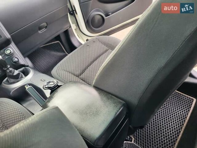 Білий Ніссан Кашкай, об'ємом двигуна 1.5 л та пробігом 217 тис. км за 9300 $, фото 128 на Automoto.ua