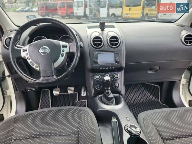 Білий Ніссан Кашкай, об'ємом двигуна 1.5 л та пробігом 217 тис. км за 9300 $, фото 126 на Automoto.ua