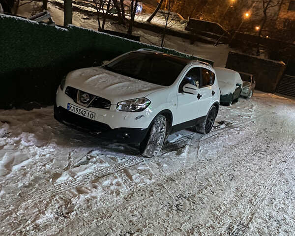 Белый Ниссан Кашкай, объемом двигателя 1.5 л и пробегом 210 тыс. км за 9400 $, фото 10 на Automoto.ua