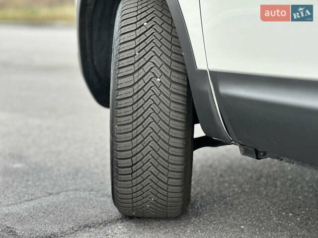 Белый Ниссан Кашкай, объемом двигателя 1.6 л и пробегом 176 тыс. км за 9999 $, фото 16 на Automoto.ua